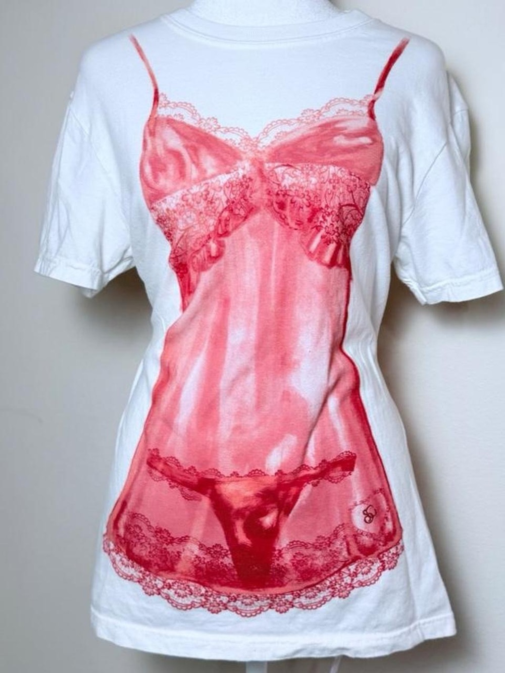 Sabrina carpenter red lingerie t-shirt